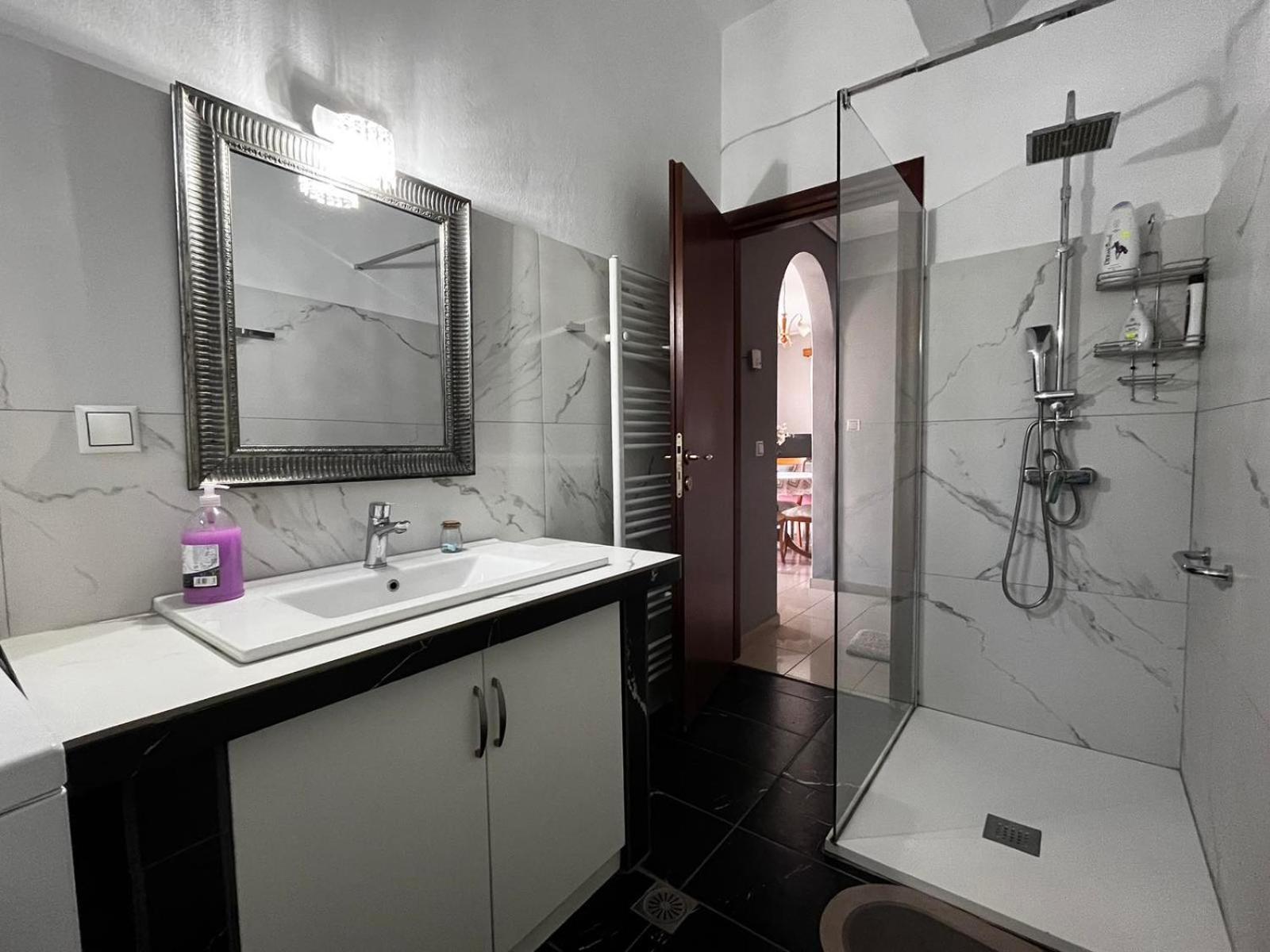 Soula'S Sunshine Big Apartment Nea Karvali Exterior foto